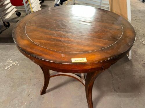 32" WOODEN COFFEE TABLE