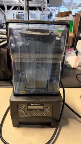 VITA MIX COMMERCIAL COUNTER TOP BLENDER W/ (2) JUGS