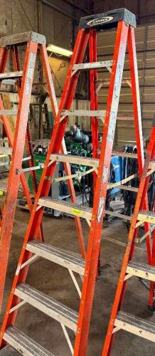 8' FIBERGLASS LADDER.