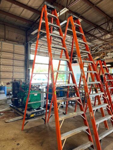 WERNER 12' FIBERGLASS LADDER.