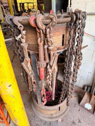 ASSORTED HEAVY DUTY CHAINS, BINDERS & HOOKS W/ RACK