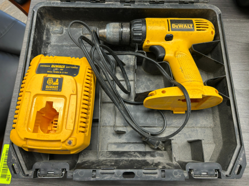 DEWALT PORTABLE DRILL W/ CHARGER.