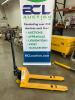 2 TON NARROW FORK LIFT. - 6