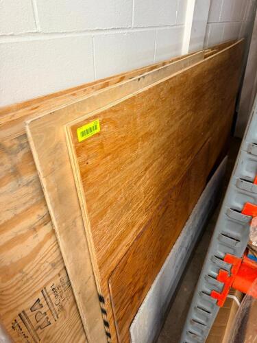 LOT OF ASSORTED PLYWOOD SHEETS, MIXED FINISH AND GRADE