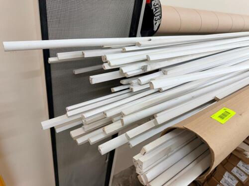 (1) LOT OF 10' WHITE WOODEN 1/2" MOLDING TRIM