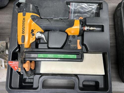BOSTITCH MAGNESIUM PNEUMATIC FLOORING NAILER.