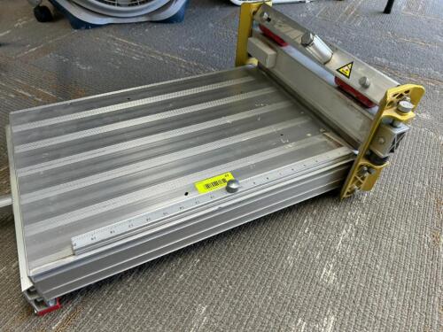 2 IN 1 TILE AND FLOORING CUTTER.