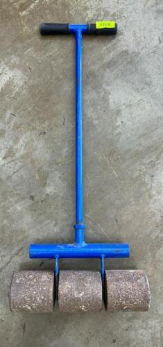 HEAVY DUTY VINYL ROLLER.