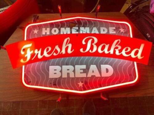 "HOMEMADE FRESH BREAD" NEON SIGN