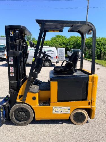 CATERPILLAR FORKLIFT WITH SOLID TIRES, OVERHEAD GUARD, SIDE BATTERY COMPARTMENT, MULTI-STAGE MAST, FORK ATTACHMENT WITH SIDE PLATE, OPERATOR SEAT WITH CONTROLS, DASH DISPLAY, HOUR METER 3468.6 HOURS