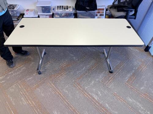70" X 29" COMPOSITE WORK STATION DESK W/ DOUBLE PEDESTAL BASE.