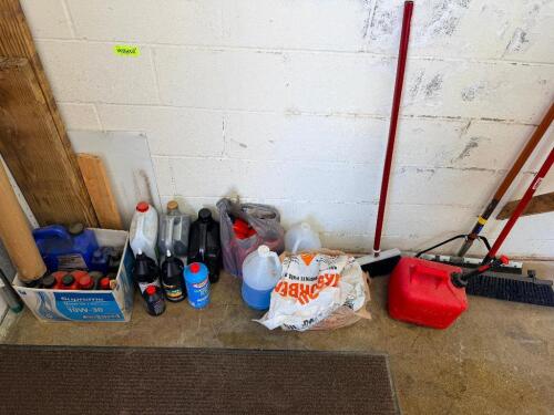 (1) LOT OF MISC AUTOMOTIVE OILS AND FLUIDS.