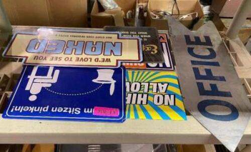 (4) ASSORTED METAL SIGNS AND DECOR