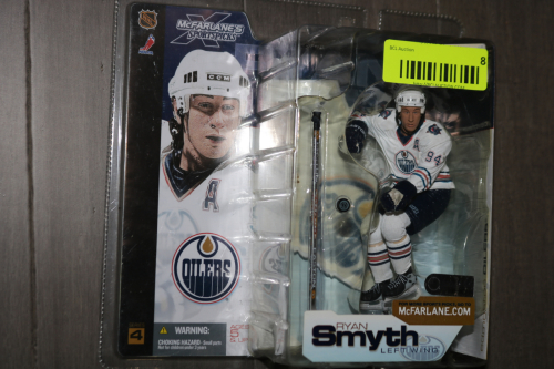 MCFARLANEFTS SPORTSPICKS RYAN SMYTH LEFT WING ACTION FIGURE