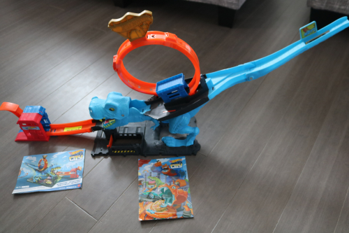 HOTWHEELS CITY T-REX CHOMP DOWN PLAYSET