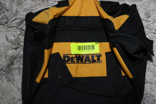 DEWALT ZIPPERED SMALL TOOL BAG TOTE