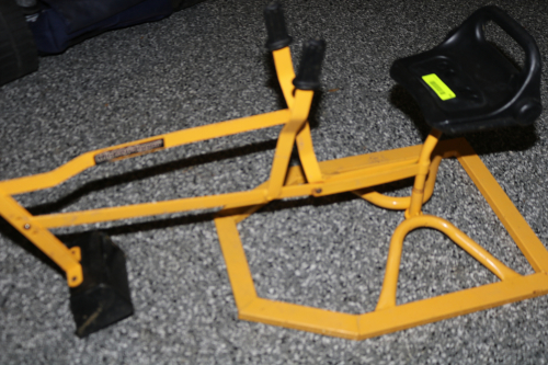 MIGHTY DIGGER BACKYARD SEATED EXCAVATOR TOOL