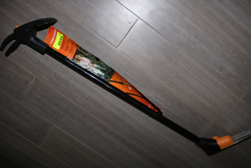 FISKARS LONG HANDLE SWIVEL GRASS SHEARS