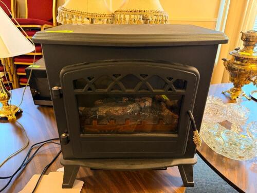 SMALL ELECTRIC HEATER.