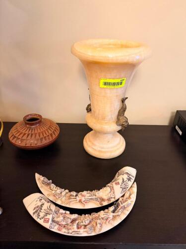 (1) LOT OF ASSORTED D&Eacute;COR.