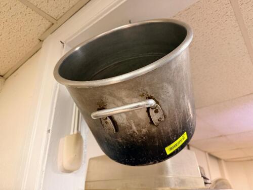 25 QT STOCK POT.