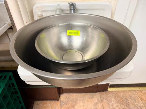 (2) STAINLESS MIXING BOWLS.
