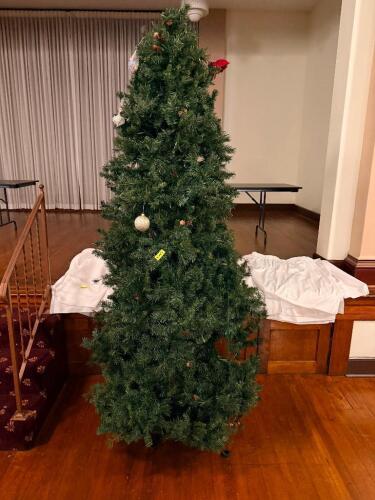 10' FAUX CHRISTMAS TREE