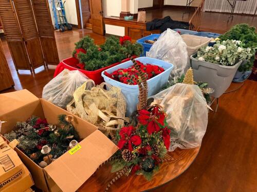 (1) LARGE LOT OF CHRISTMAS DECORATIONS IN PLASTIC TOTES.