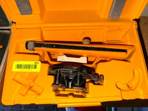 SURVEYING TRANSIT LEVEL WITH HARD CASE