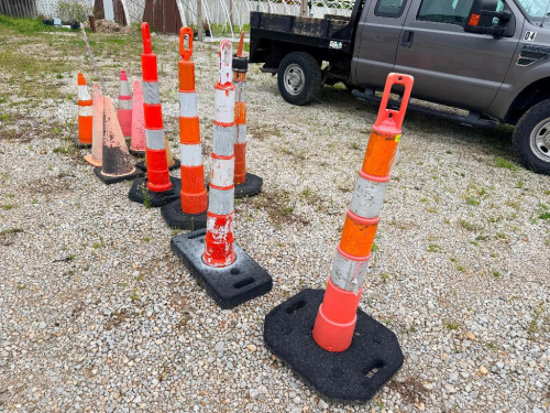 (1) LOT OF ASSORTED TRAFFIC BARRIERS