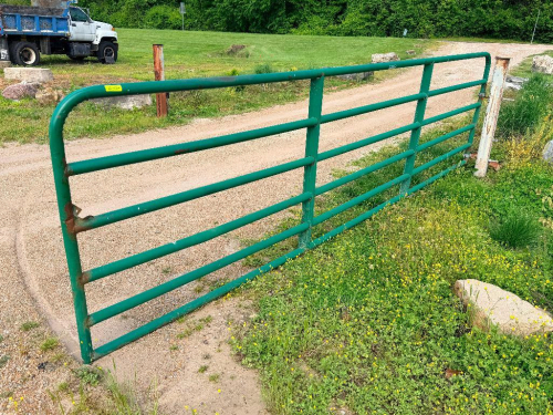12' METAL GATE WITH POSTS.