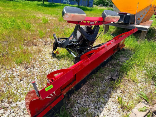 WESTERN WIDE-OUT ULTRAFINISH EXPANDABLE SNOW PLOW WITH ULTRAMOUNT ATTACHMENT SYSTEM, HYDRAULIC WING EXTENSIONS, LIGHT BAR, AND TRIP EDGE DESIGN.