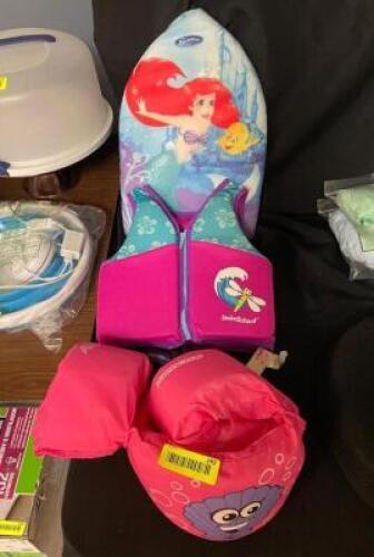 KIDS SWIMMING ACCESSORIES / TOYS (SEE ALL PHOTOS)