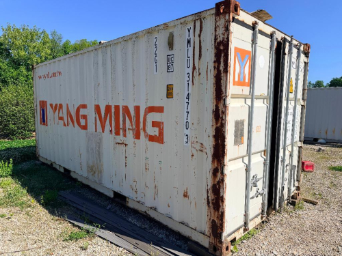 20 FT SHIPPING CONTAINER &ndash; GENERAL PURPOSE 22G1, DOUBLE SWING LOCKING DOORS, INTERIOR CONTENTS PRESENT, SURFACE RUST AND CORNER WEAR, DOORS OPERABLE
