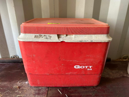 (1) RED COOLER