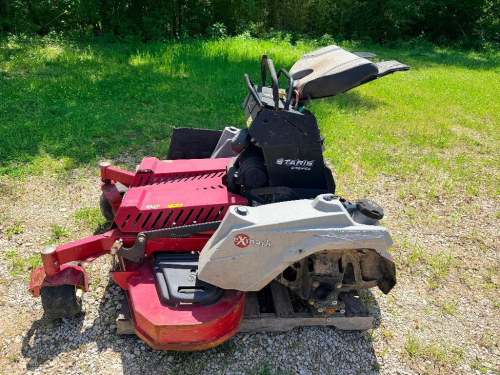 EXMARK STARIS S-SERIES STAND-ON MOWER ( MISSING PARTS / NOT WORKING )