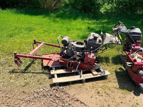 EXMARK WALK-BEHIND ZERO TURN MOWER ( MISSING PARTS / NOT WORKING )