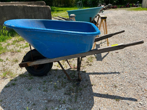 (1) BLUE WHEEL BARRAL