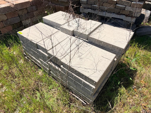 PALLET OF CONCRETE PAVERS.