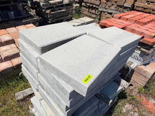 PALLET OF CONCRETE PAVERS.