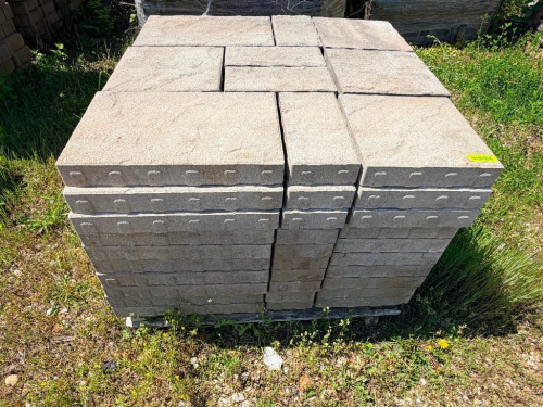 PALLET OF CONCRETE PAVERS.