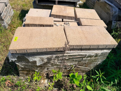 PALLET OF CONCRETE PAVERS.