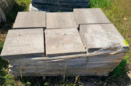 PALLET OF 18" X 18" SQUARE CONCRETE PAVERS, STACKED AND SHRINK WRAPPED