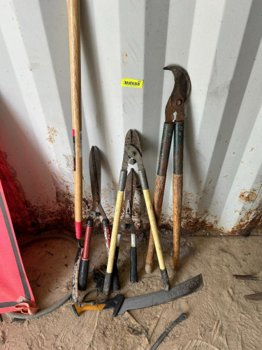(6) ASSORTED GARDEN TOOLS