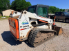 2015 COMPACT TRACK LOADER WITH ENCLOSED CAB, RUBBER TRACKS, AND FRONT BUCKET ATTACHMENT. - 18