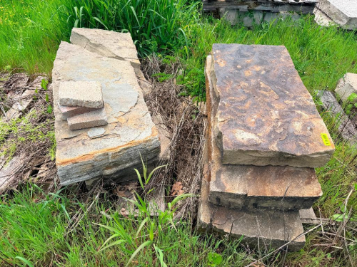 (1) PALLET OF LANDSCAPE BLOCK
