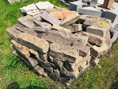 (1) PALLET OF LANDSCAPE BLOCK