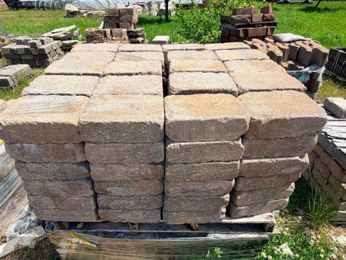 (2) PALLET OF LANDSCAPE BLOCK