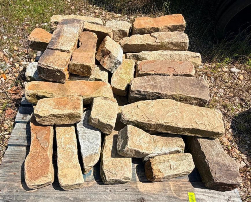 PARTIAL PALLET OF LANDSCAPE BLOCK