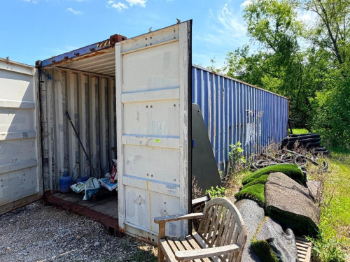 40FT STEEL SHIPPING CONTAINER WITH DOUBLE SWING DOORS, BLUE EXTERIOR, VISIBLE SURFACE RUST AND WEAR APL / APHU601536